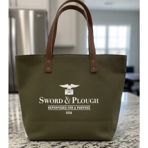 Sword & Plough Signature Tote in Olive